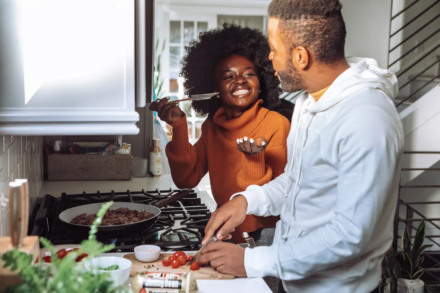 How does the meal kit industry gain post-pandemic traction?